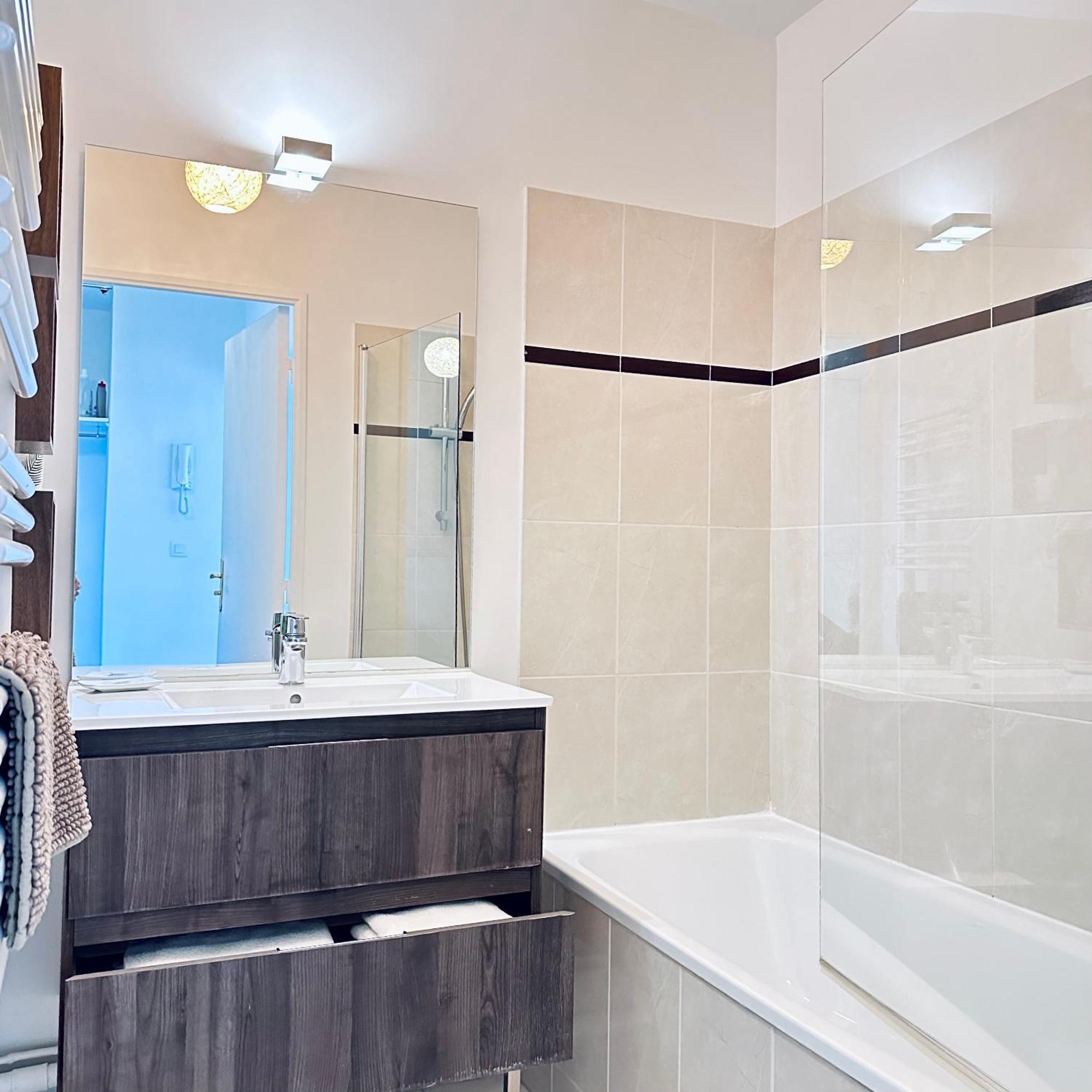 Beautiful Apartment * Parking* Disneyland 10 Min Montévrain Esterno foto